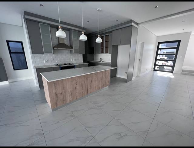 3 BEDROOM HOUSE FOR SALE IN SANDOWN